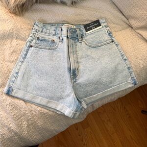 Abercrombie mom short curve love